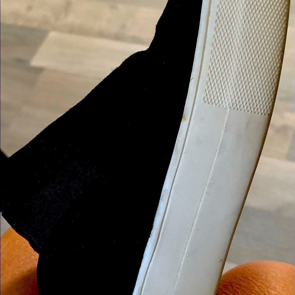 Steve Madden black slides